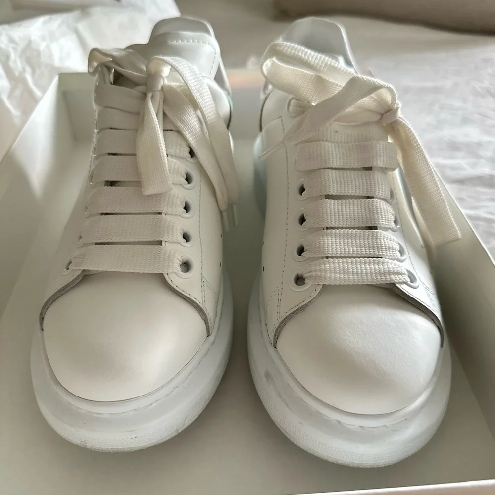 Alexander McQueen Sneakers LIKE NEW - Picture 9 of 12